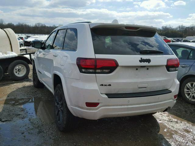 🚗 للبيع: جيب 2017 بلاك توب
اللون: أبيض 🤍
الممشى: 80 ألف ميل (حقيقي)
المكينة: 3600
المواصفات: مواصفات البلاك توب المعروفة (شكل رياضي + إضافات مميزة)
🔧 الحالة:
السيارة جداً نظيفة ومهتم بيها
صدر جديد ونظيف
الضرر موضح بالصور
جاملغات فقط فتح وبنيد صبغ مثل ما موضح بل صور سونار موجود 
✨ إضافات:
شاشة (CarPlay)
زينون
💰 السعر: 220 ورقة (قابل للتفاوض)
📍 الموقع: بغداد – الحرية
📞 الاتصال: ***********
