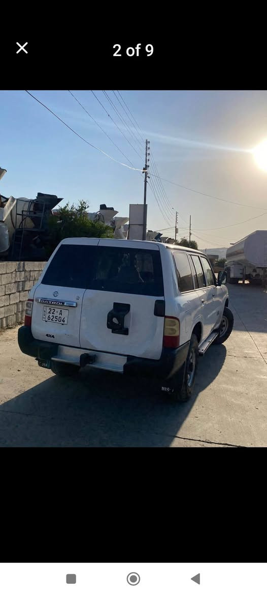 نیسان پاترۆڵ ٢٠٠٢ ناو سپی

ڕەقەم و سەنەوی تازەیە 

ناوی نیە لە حاسیبە 

گێڕ و مەکینەو ئەکسل بە شەرت 

شانصی و تەقیوی بە شەرت 

سەیارەیەکی نموونە هی ماڵە سەیارەی مەعرەز نیە

سیستەمی خازی لەسەرە

صالانسای بیلادە 

بستێکی دەرگای سایەق و نیوە تۆزێ زیاتری سەقفەکەی بۆیاخە 

بە شەرتی وەرگەڕان و شان دادان

سەیارەیەکی بێ مەسرەف و جایزە 

سعری ٨٦ و مەجالێ برایەنە

*********** السليمانية, العراق
