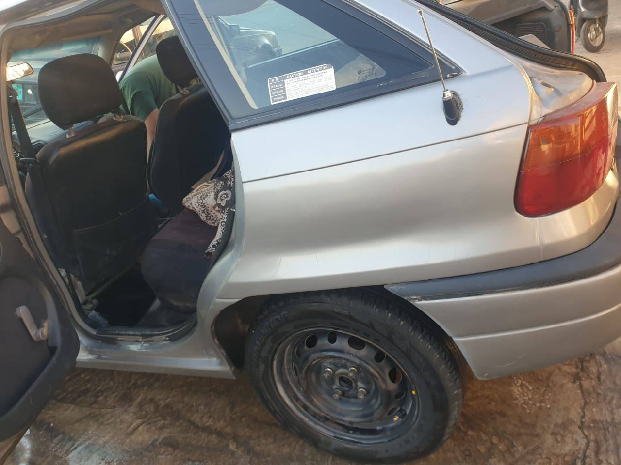 السلام عليكم
استرة للبيع موديل 92 السيارة مبدل سستم محرك بي صرف وكير شرط السعر 42 وبيها مجال مكان موصل الرقم *********** خاص موجود
