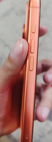 ايفون 17 بطاريه 100 عدد دورات الشحن 134 مكان بغداد الشعله منطقه الدهنه...