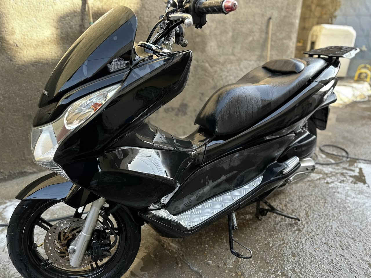 سلام عليكم دراجه بي سي اكس للبيع الدراجه مكفوله كفاله عامه الدراجه بيها هندر حساس زدحام حساس ستان بيها منضومه مال سرقه الدراجه خير من الله اي نقص مابيها ما صرف عليها ولا ربع مكانها الكمالية الدراجه متعوب عليها سعرها 13 وبيها مجال رقم الهاتف ***********
