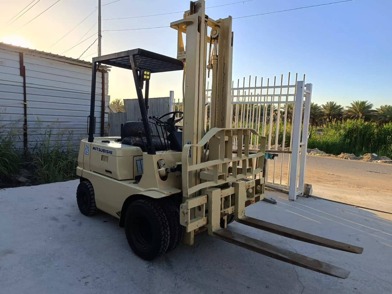 السلام عليكم رافعه للبيع شغاله 100بـ100 العنوان كربلاء حي العباس للاستفسار الاتصال على الرقم ***********مكلف بلنشر
