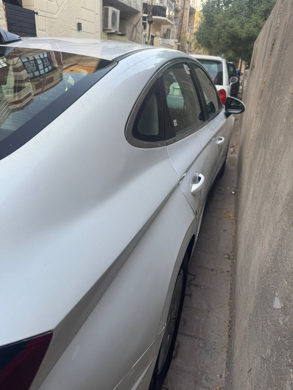 السلام عليكم
سوناتا ٢١ SE
بچم كبس 
مواصفات
رقم اربيل  الجديد 
محرك 2500 تنفس طبيعي
ماشيه 95 الف 
كير ٨ نمر 
وارد امريكي الحادث بجم  بنيد وجاملغ امامي والخلفي بي بارد
البجم كبس 
مواصفات السيارة 
رادار هند بريك بصمة
اربع وضعيات قيادة
تحديد مسار 
سياقة ذاتية
مانع انزلاق 
سعر السيارة 155 وبيها مجال بسيط السياره جاهزه كير محرك حدادية جاهزه 
عنوان بغداد سبع ابكار او حي القاهره 

0770 539 2399
