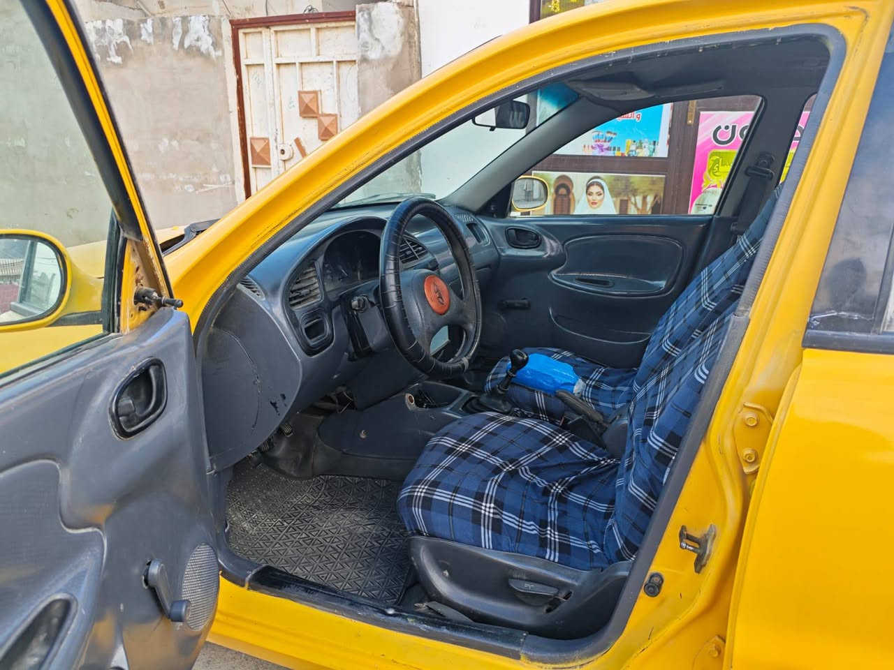 سلام عليكم سياره دايو للبيع موديل 1999✅ كشرهه كل ضربه ما بي معمر تخم تاير جديد مكينه تجفيت جديد حداديه جديده ✅
ملاحظه السياره راعيهه يطلب 5 ورقات ابيع صافي 25 ورقه / تريد ✅راعيهه وراك 20 ورقه 
السياره ✅0 غرامات مصفره العنوان الحيدرية خان النص الاستفسار اكثر الاتصال على الرقم ✅***********
