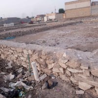 قطعه 200 متر ورا الملعب لقديم قريبة علة سايدين مباشرتن علة شارع الريسي...