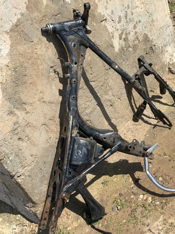 السلام عليكم 
مكلف بالنشر شاصي مع الماشه والسكان شرط نضيف مع ويل امامي دبل سيم كامل مع الجوب والتاير بس تشد مع بقيت الغراض بسعر48الف وبيهن مجال 

وذا تريد اي غرض من المنشور مفرد تعال


**إذا كنت صاحب هذا الإعلان وتريد حذفه لأي سبب، رجاءا أرسل رسالة إلى الدعم الفني**