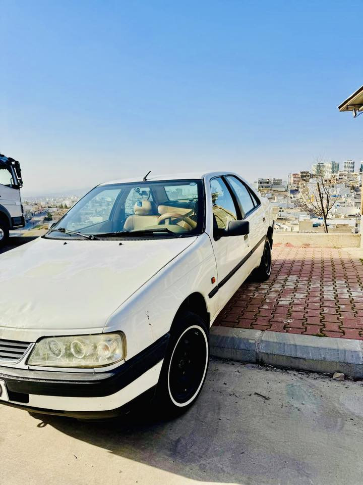 پژۆی 405 مۆدێل 2010 بۆفرۆشتن
ڕەقەم سلێمانی تا 2029 تازەیە و تەحویل و غەرامە بە شەرت  و ناوزەردە گێڕ عادیە  گراین شەفت چوار تایەی تازەی خەت سپی لە ژێردایە تەبرید سارد و گەرم  دوجام کارەبا کەمێ ساردی هەیە نرخی 39 گەڵاو کەمێ مەعامەلە سەیارەکە لە سلێمانییە 
 سەیارەکە هی من نییە بۆ زانیاری زیاتر پەیوەندی بەو ژمارەیەوە بکەن ***********
