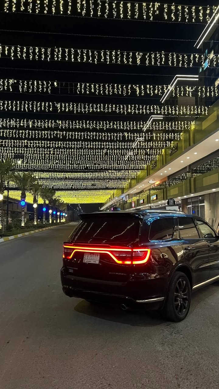 Dodge Durango Citadel 2018

⚫ اللون: أسود

🔧 سيتاديل فول | دفع خلفي | مكينة 3.6

📊 العداد: 81,000 ميل

---

✨ المواصفات:

• 3 صفوف، المقاعد الخلفية VIP

• داخلية جلد بيجي

• شاشة كبيرة 8.4 + نظام Uconnect

• دعم Apple CarPlay و Android Auto

• كاميرا خلفية

• ستيرن كهرباء مع الذاكرة

• ذاكرة للمقاعد (Driver Memory)

• حساسات أمامية وخلفية

• رادار أمامي

• رادار نقطة عمياء

• مقاعد كهربائية

• تكييف 3 صفوف

• تدفئة وتبريد للمقاعد الأمامية

• تدفئة ستيرن

• تبريد وتدفئة للمقاعد الخلفية

• فتحة سقف

• نظام صوت قوي 10 سماعات Alpine Premium Audio

• تشغيل بصمة

• دخول ذكي

• شفتات تبديل

• مثبت سرعة

• نظام المحافظة على المسار

• تحذير تصادم

---

🔧 إضافات:

• سبايدر خلفي عدد 2

• لحية أمامية

• كفرات لون أسود لليدات والمرايا بدل النيكل

• أنبوب صالنصة (جمالي فقط)

---

📌 ملاحظات:

• السيارة كاملة بدون أي نقص

• وارد أمريكي

• أعلى مواصفات بالدورنكو

• نظيفة جداً وبحالة ممتازة

• حادث قطعة واحدة فقط

• سنوية باسمي (تحويل ثاني يوم)

للتواصل ***********

بغداد / حي الجهاد 

السعر ٢٣٠ وبيها مجال
