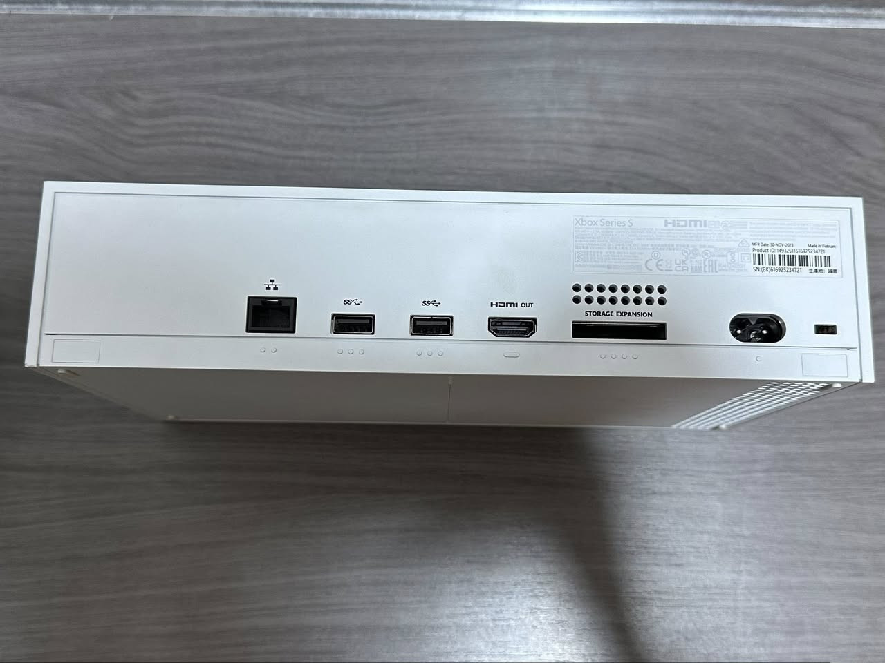 السلام عليكم 
سيريس اس 512gb
جهاز مامفتوح ونظيف بمعنى الكلمة تفحص وين ميعجبك 
كامل ملحقاته متوفره 
فقط الجويستك بيها درفت الكير الايسر 

السعر 375الف 
***********
مكاني نجف - كوفة
