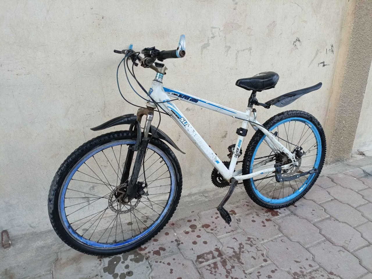بايسكل جبلي حجم 26 نظيف ما بي عيب
گير شغال
تايرات نظيفة
بريكات شغالة
ويلات عدلة
البايسكل جاهز مثل ما موضح بالصور
شراي تعال خاص و دزلي صورته كركوك, العراق


**إذا كنت صاحب هذا الإعلان وتريد حذفه لأي سبب، رجاءا أرسل رسالة إلى الدعم الفني**