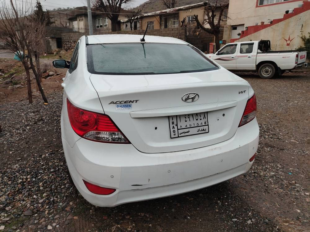 بەناوی خودای بەخشندەی میهرەبان 
هۆندای ئەکسنت بڕاوە بۆ فرۆشتن
مۆدیل 2012 
بێ دەعم و لیدران 
بێ خایس و ڕزیوی 
گێڕ ومەکینە بەشەرتی دەفیتەر 
توندوتۆڵی و کارەبایی بەشەرت 
برێک و ئەی بی ئێس بەشەرت 
چوار تایەی خاوێنی لەژێرە
ئیکۆ و گێچ لێزەریە 
شاشەیەکی فول مواسەفاتی بۆ بەستراوە
سەیارەکە مەکینە 16 ی مەرغوبە بەنزین زۆر کەم دەخوا
سعری زۆر گونجاوە 48 گەڵاو معامەلە
شوێن ڕانیە 
*********** 
واتس ئەپ و مسەنجەر کراوەیە.. رانية, السليمانية
