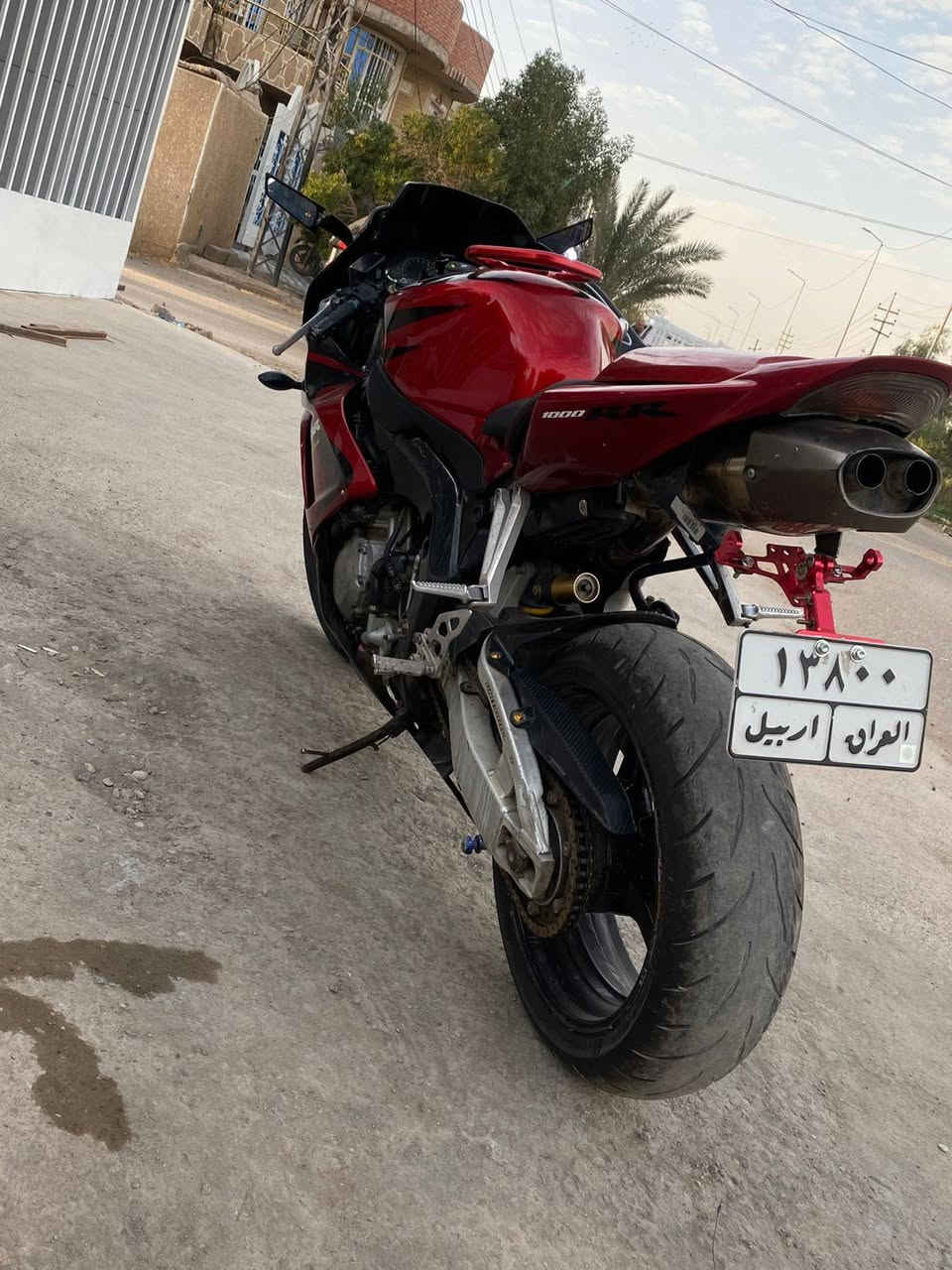 سلام عليكم دراجه RR1000مكينه نضيفه يرادله ترتيبات بسيطه المكان ديالى بس عل خط موجود ***********
