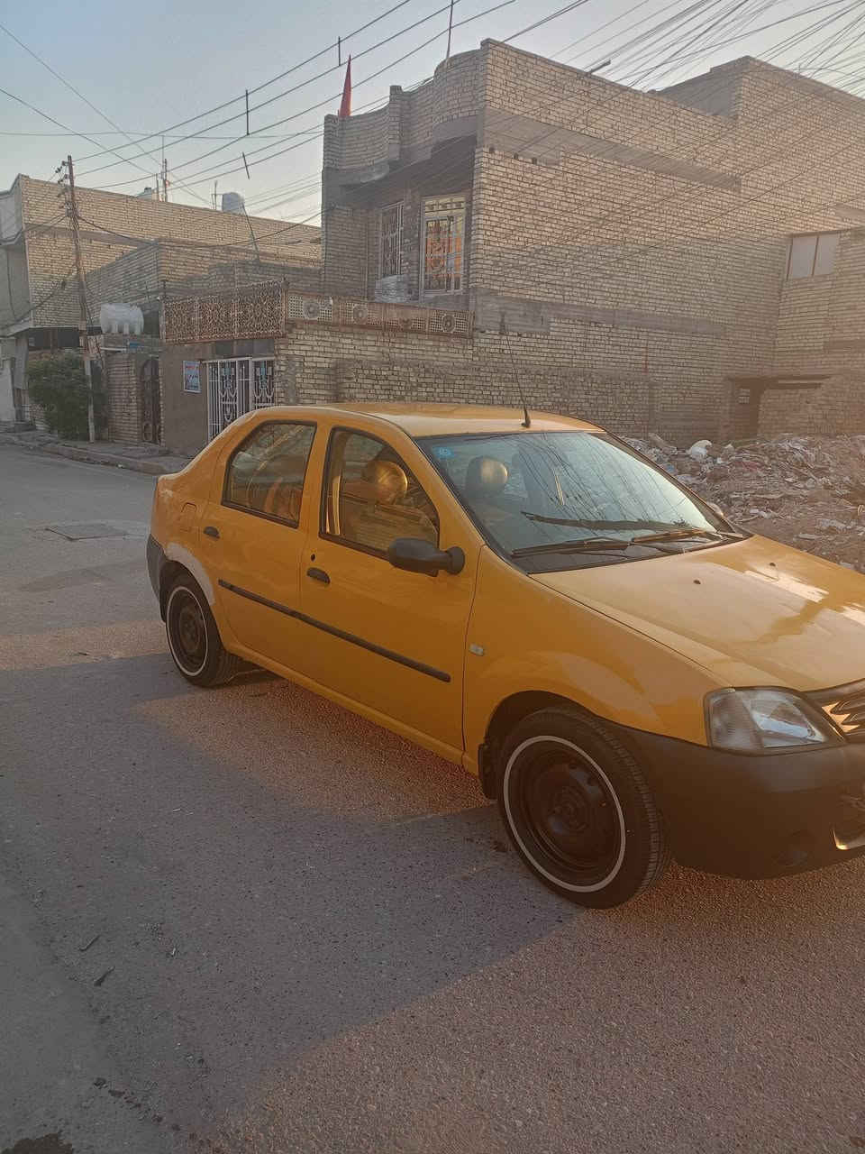 سلام عليكم
رينو لوكان موديل 2009 سيارة حلوه وجاهزه رقم بغداد 
الماني

تخم تاير كير ومكينة خير من الله سنويه 2027 
تحويل ثاني يوم سعره 37 وبيه مجال حك الجية 

***********
