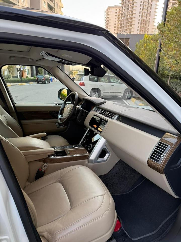 سلام عليم
رانج روڤر ٢٠١٩
شركه سردار
١٨٠٠٠كم ماشي
محرك٦سلندر سوپر چارج
مكفول كفاله عامه
٥٤٠$
2019 hse super charg v6

شریکه سردار عراقی 
18,000 km روشتوه
کلین تایتل

***********
فول موصفات
