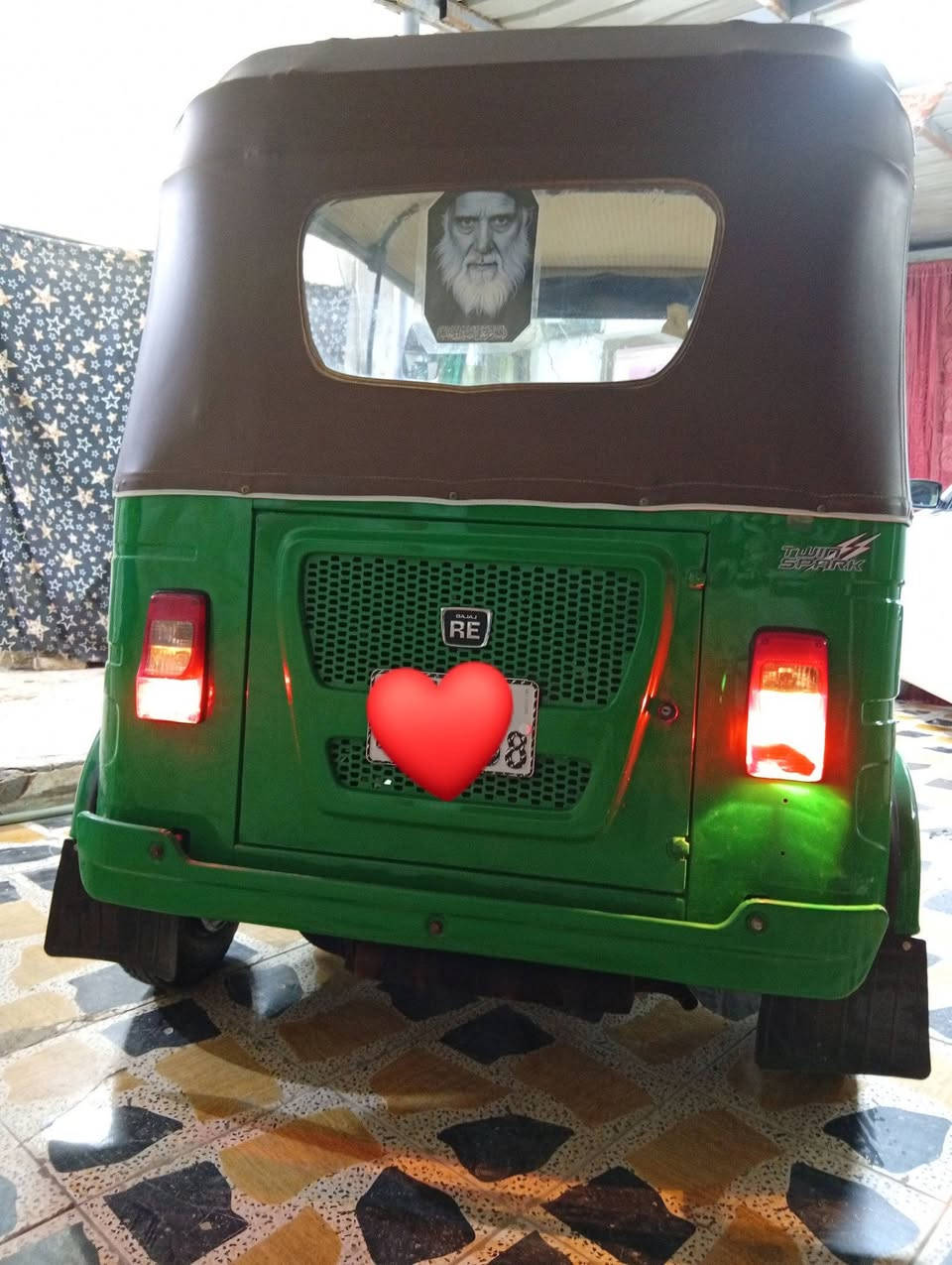 سلام عليكم شباب تكتك لل بيع موديل 22شهر 11مضلع تكتك جاهزه كفاله مكينه وبدي بيه طخه بصيطه وره بسمي تحويل ،ستفسار ***********
