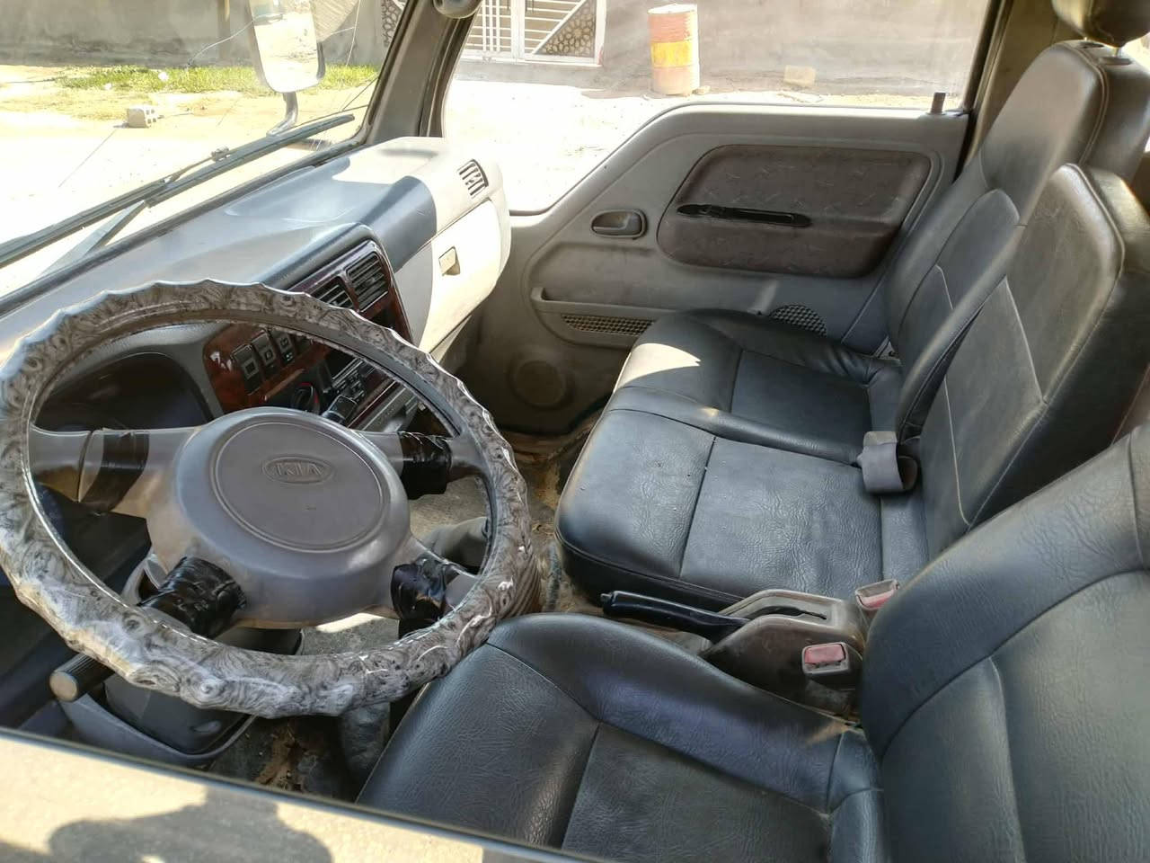 سلام عليكم
كيا للبيع موديل 2001 رقم قادسيه 
مكان السياره بابل القاسم  
سعر 65وبيها مجال الشراي يتصل على الرقم 
***********
