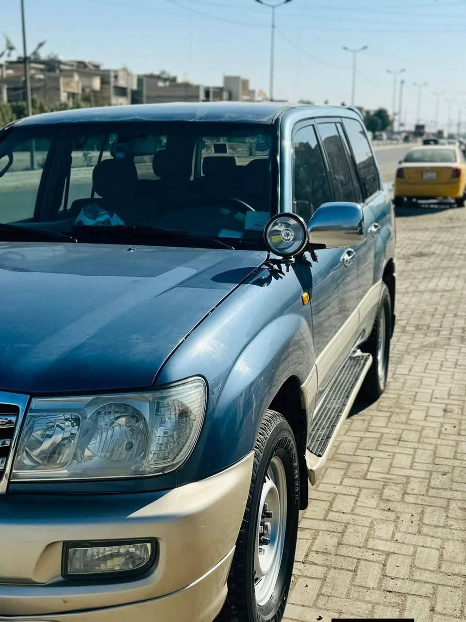 السلام عليكم لاندكروز 2007 رقم بغداد  بيهة اربع قطع صبخ اثر دحكه بدون دواخل سياره جاهزه كير ومكينه كفاله عامه تبريد تتفئة جاهزه ربع متصرف عليهة بيع او مراوس حسب القناعه الموقع مدينه الصدر قطاع 37 الرقم ***********
