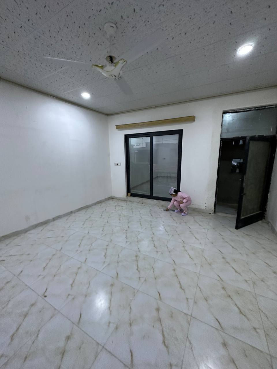 🛑الايجار 🛑طابق ثاني مساحه 100
فول موقعه حي العسكري قرب مدرسه زهره الصباح
سعر الايجار 150
***********
 ***********
