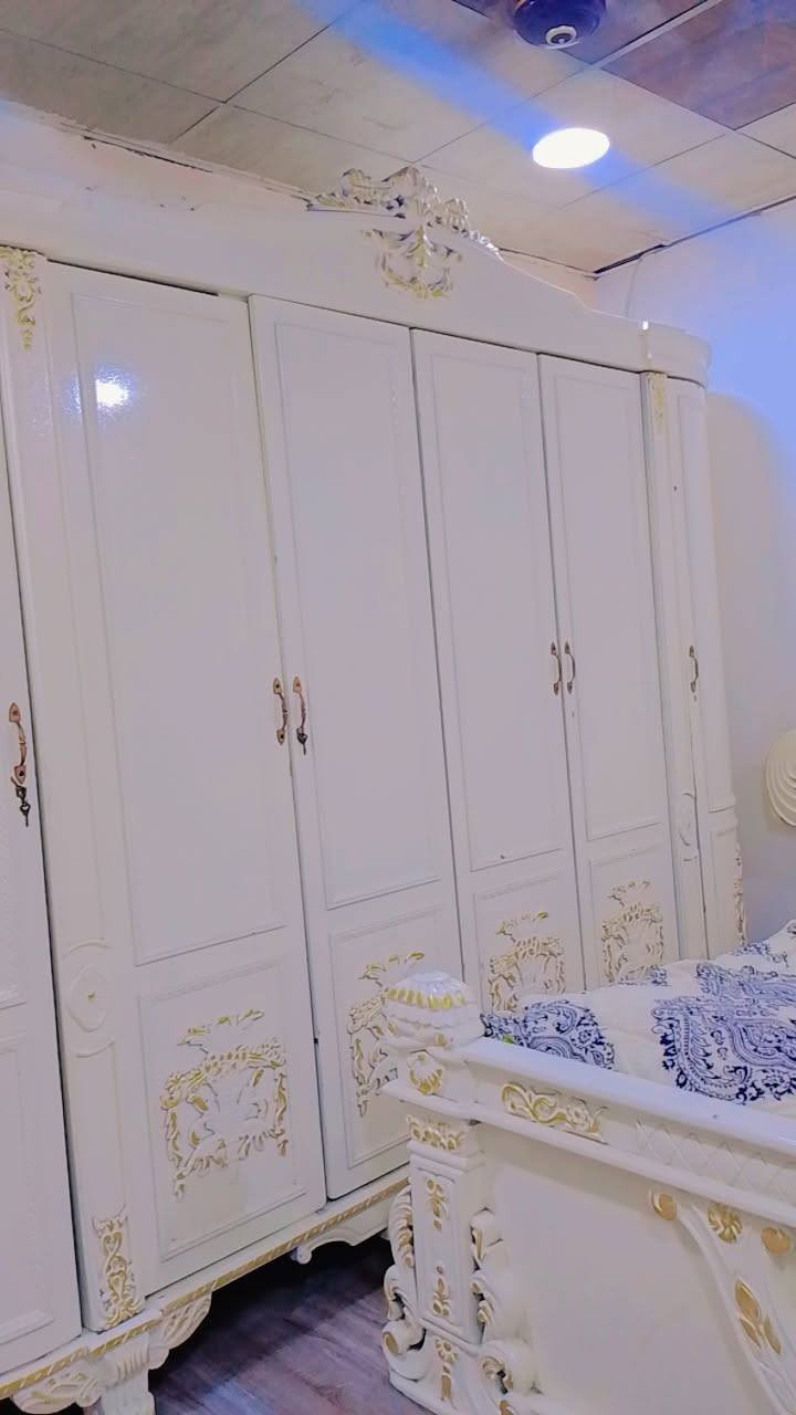 سلام وعليكم غرفة نوم كويتيه مستعمله قليل بعده جديده والله كلش حلوه 6قطع ضخامه مرتبه  محتاج واريد ابيعه وسعر 950وبيه مجال العنوان البصره معقل رقم الهاتف ***********
