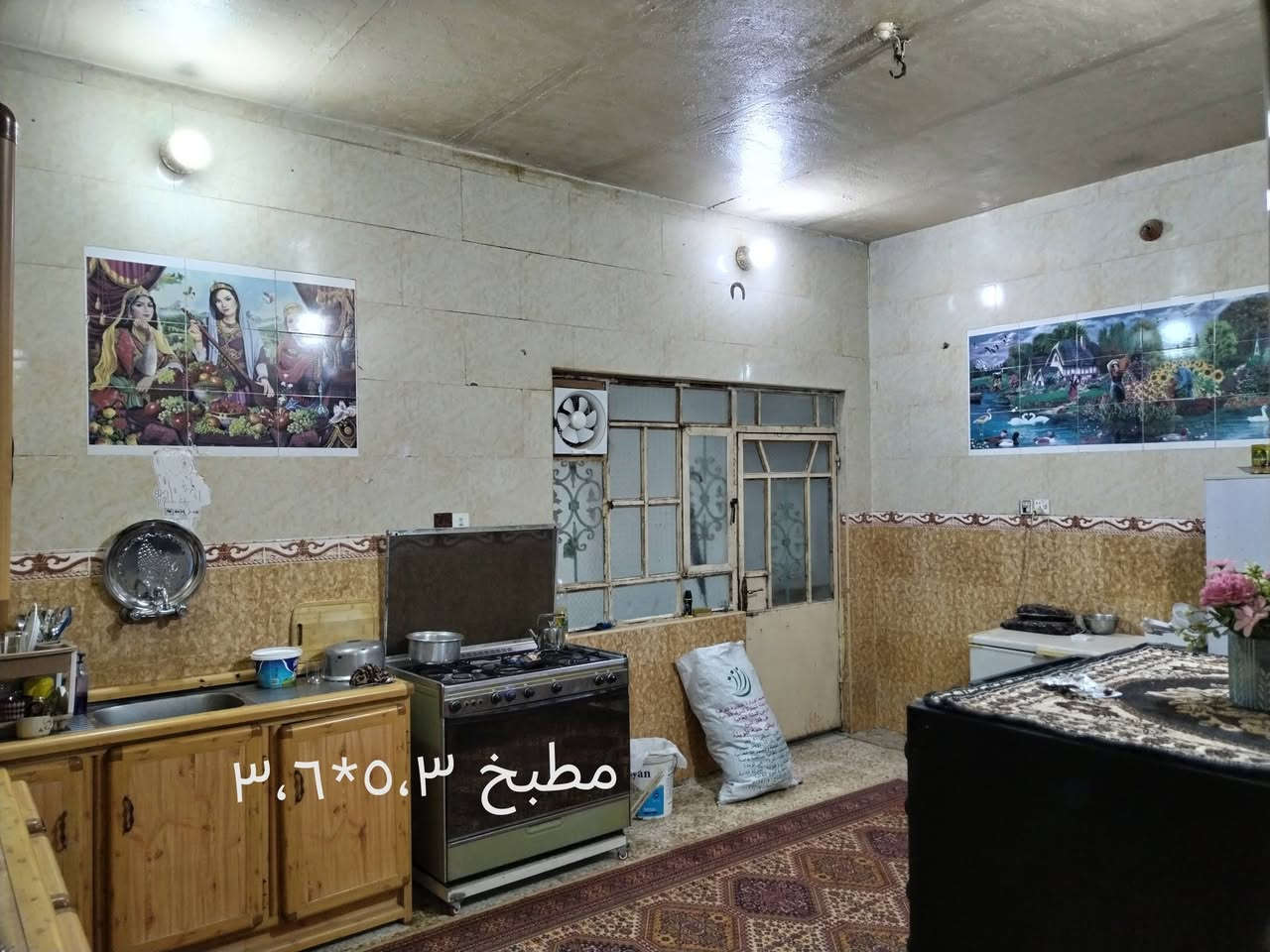 دار ٢٠٠ م في حي الميلاد قرب شارع مزرعة سيّد علي بالبدايه يبعد ١٥٠م عن شارع كربلاء طابقين بناء شيلمان للبيع للمعلومات الإتصال على الرقم ***********
