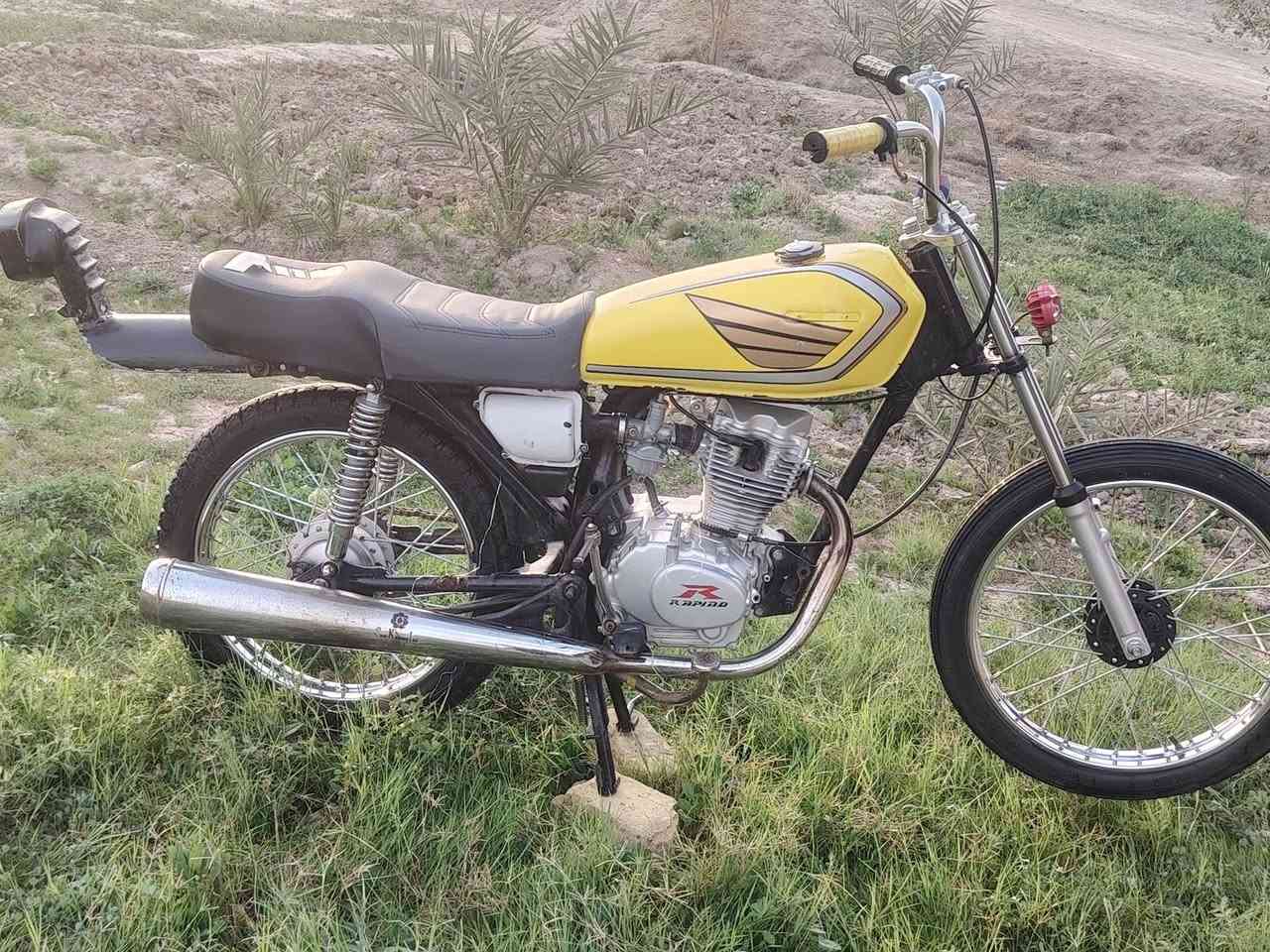 سلام عليكم   دراجه للبيع كلك كلك كلك  تعميره 25 مكينه رابيدو   شاصي 20  دراجه  نضيفه حيل    مفتوحه  ولفات فقط   شلعه وفصله. ومعدل تخبل دراجه   سعر  550 وبيه مجال  بصيط  
 مكاني  سماوه  قرب ابروايه 
رقم  
***********
***********
