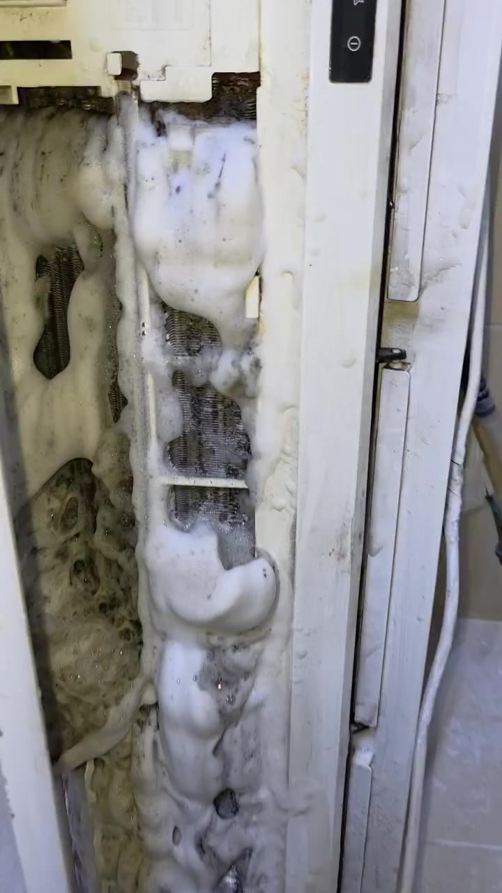 🏠 شقتك الجديدة.. محتاجة لمسة هندسية كاملة! 🛠️
ألف مبروك لأهلنا وجيراننا بـ المجمع السكني الجديد. نعرف إن الانتقال لشقة جديدة بيه تفاصيل هواية وتعب، ولهذا المهندس محمد عمران صار قريب عليك ليجهزلك كل شي بضمان وإتقان.
❄️⚡ خدماتنا الشاملة لراحة بالك:
1️⃣ عالم التبريد:
• نصب سبلت (1 طن) بـ 25,000 دينار فقط!
• شحن غاز، صيانة دورية، وكشف ليك بأحدث الأجهزة.
2️⃣ تأسيس وصيانة الكهرباء:
• نصب نقاط كهرباء إضافية (حسب احتياجك وتوزيع أثاثك).
• صيانة شاملة لكهربائيات المنزل ومعالجة أي خلل فوراً.
3️⃣ الديكور والفنش:
• نصب بردات (ستائر) بجميع أنواعها بدقة متناهية وحفاظاً على نظافة الجدران.
شعارنا: "دقة بالعمل.. نظافة بالتنفيذ.. وسرعة بالاستجابة" 🤝• 
لا تدور هواية وتتعب نفسك، المهندس يخلصك من كل هوسة النصب والصيانة بزيارة واحدة وبأنسب الأسعار.
📍 متواجدون داخل المجمع لخدمتكم فوراً.
📞 للحجز والاستفسار: ***********
