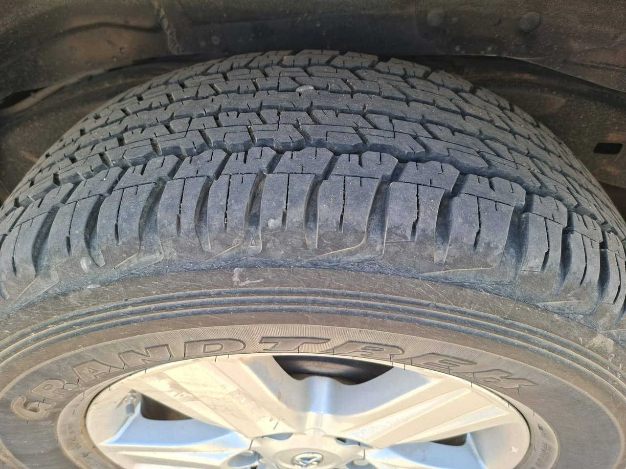 لاندكروز للبيع موديل ٢٠١٥ 
كلشي موثق بالسونار السيارة جاهزة 
ماشية ١٣٦ 
***********
السعر ٣٨٠
