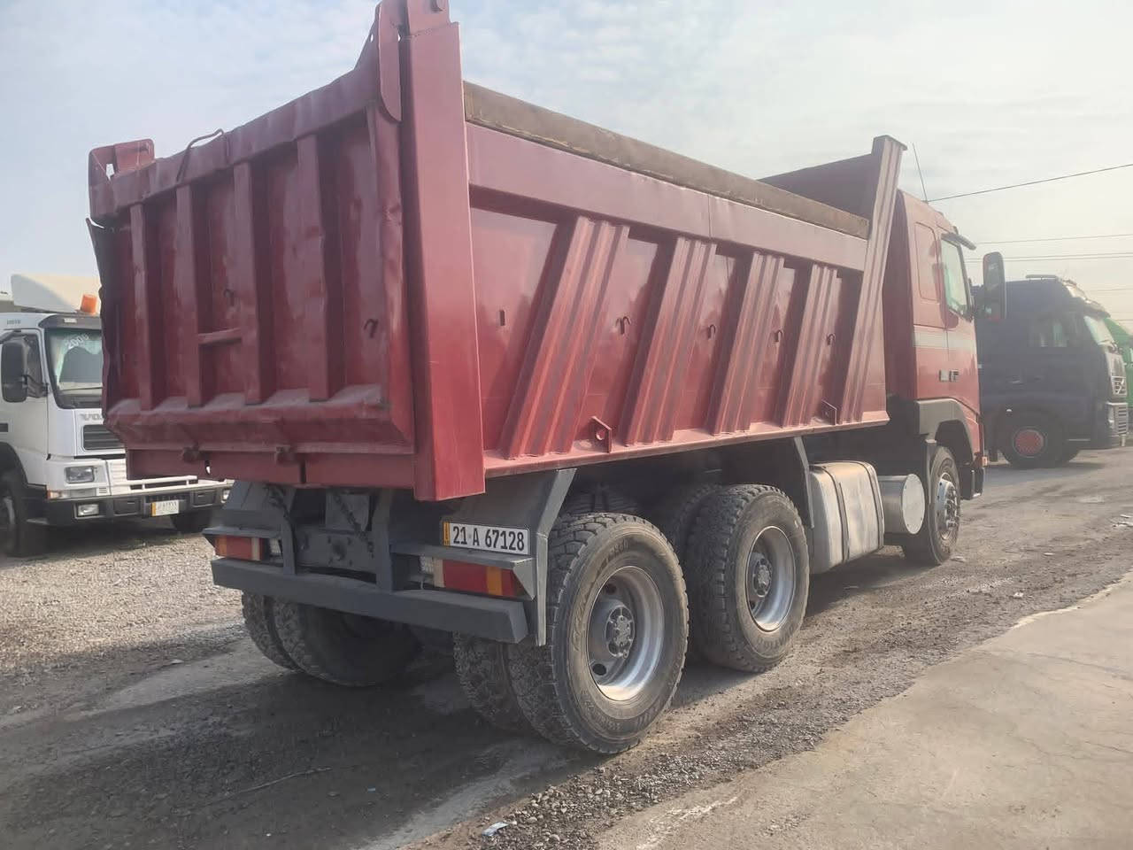 ????مكلف بل نشر سلام عليكم للبيع فالفو موديل 1997شخاطه رقم سليمانيه جديد سنويه لل2031  تحويل مباشر محرك 380لاصرف ولا بخاركير3×3سياره مكفوله قماره نضيفه تبريد ويه السويج شاصي بلادي طويل بدي 14متر مجموعه توبتلاين سعر245وبيه مجال حك الجيه فقط مكان السياره بغداد المدائن ناحيه الوحده رقم صاحب السياره  *********** أحمد ألزبيدي
