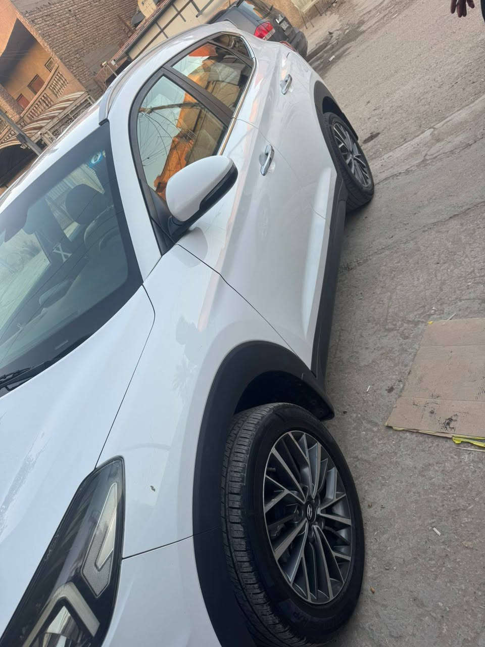 السلام عليكم للبيع توسان موديل 2019السيارة جديدة ونضيفة رقم الجديد بسمي السيارة خليجي السيارة ماشية 63الف الضرر البيهة بيهة شبر صبغ بل البنيد ورصعات خفيفة كلش مامبينة الدعامية الامامية مصبوغة وكلشي موضوح بل الصور السعر .188وبيهة مجال بصيط للاستفسار الاتصال على الرقم. *********** مكان بغداد حي اور مقابل جامع الفردوس
