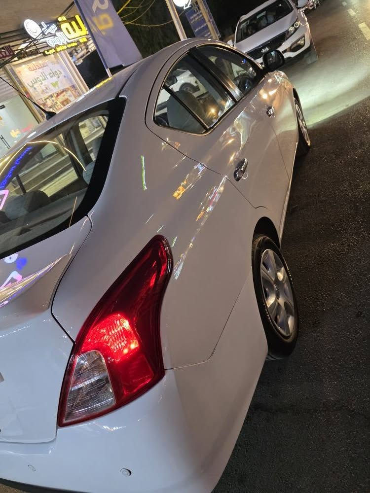 السلام عليكم #للبيع سني 2022 خليجية هندية بليتة زركة سيارة كاملة وجاهزة من كلشي اي نقص مابيهة
رقم اربيل سنوية 27 تحويل شوكت ميعجبك
كير مكينة تبريد خير من الله 
تخم تاير جديد
بيهة بارد صغير بالجاملغ والدوسة صفحة السكن صبغ بدون حادث بدون طخة
مواصفات السني معروفة:
تحكم ستيرن
مانع انزلاق
تجاوي خلفية متحركة
حساسات خلفية
حساس تاير
يدات نيكل
مكان السيارة :بغداد سبع ابكار
السعر : 105وبيهة مجال بسيط
للاتصال : *********** بغداد, العراق
