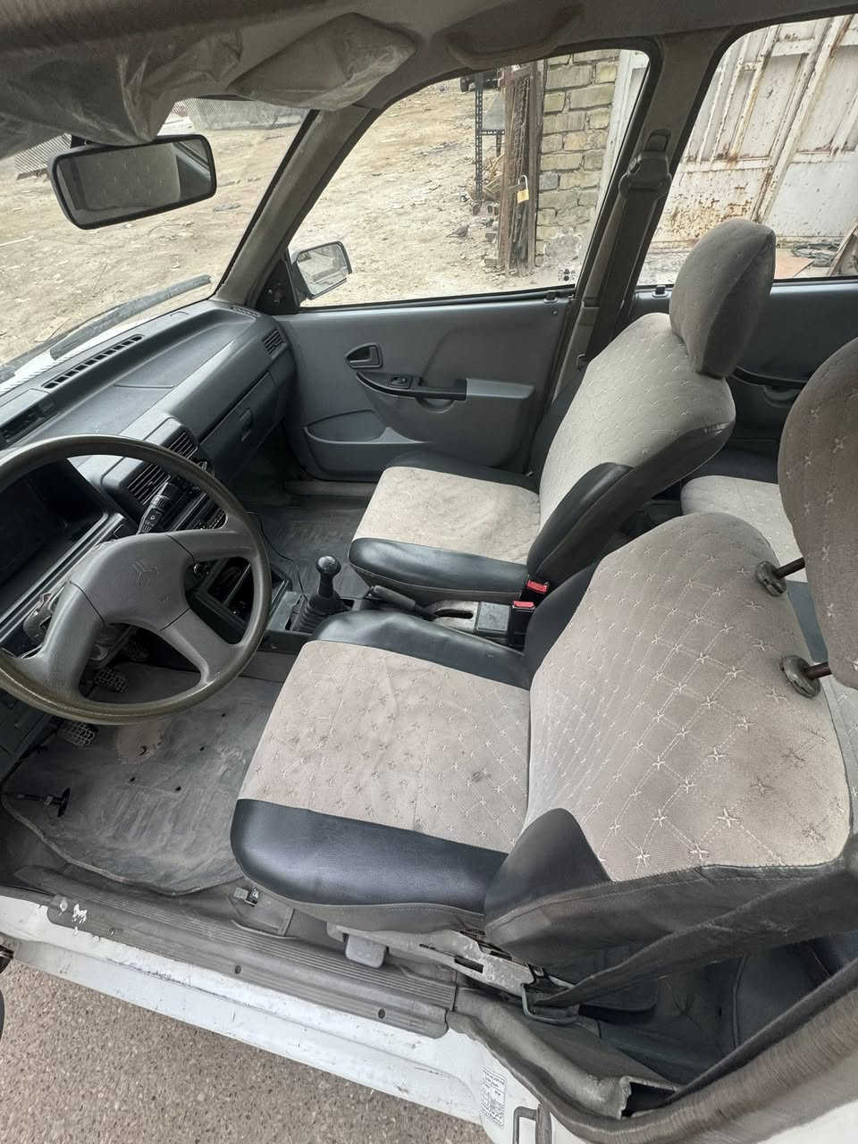 سايبا مديل 10
جاهزة 
ونضافة واضحة بصور 
تبريد شغال 
كشنات دوشمة 
صدر برايد
مكان السيارة حي تور 
ب32$
***********
