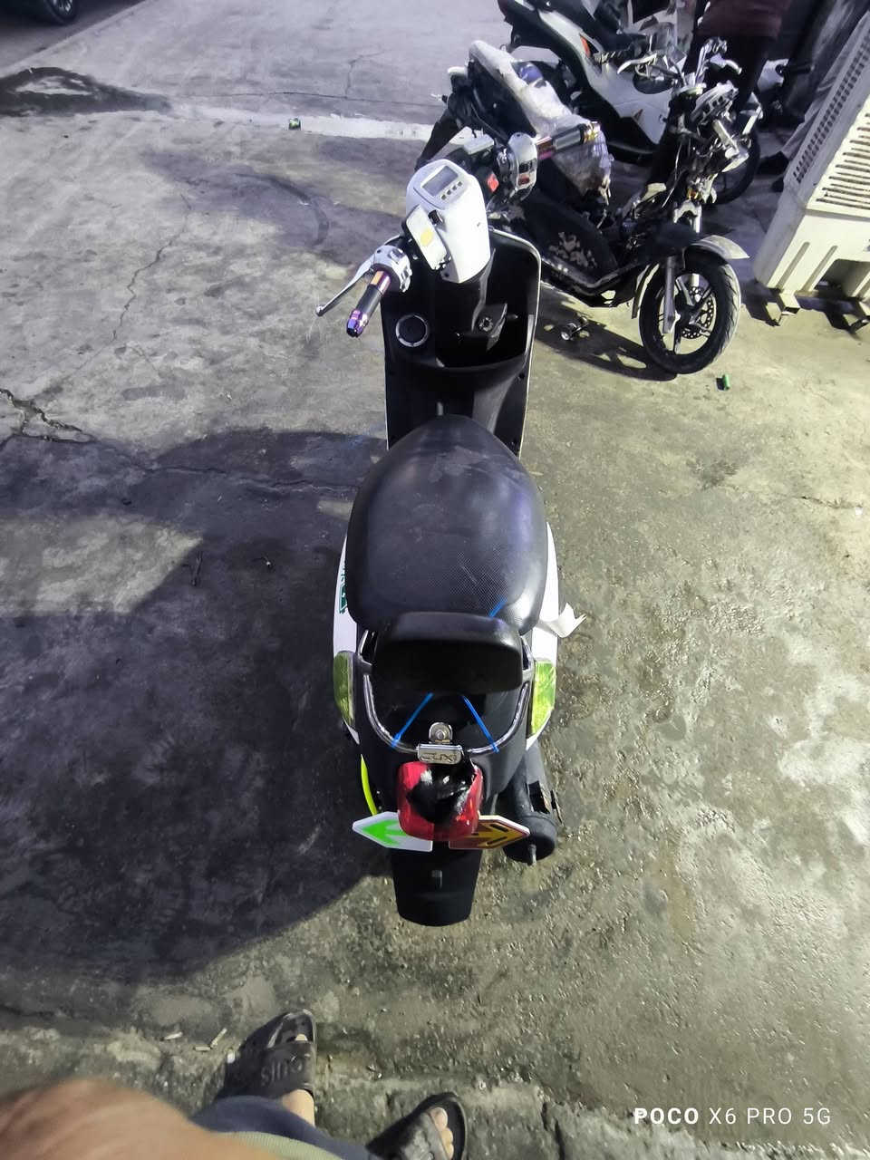 ماكس بوليس للبيع الدراجه نوزل
كفاله عامه اي نقص مابيهه اشاير يمنه يسره دبل اشاره كلوبات كلهه شغاله اوياله نجمه دشبول كله شغال اي نقص بل كهربائيات مابيهه 
الدراجه شلعه او معدل اكلجات جدد مال حاويه 
الدراجه خرسه 
السعر 800او بيهه مجال مكاني ديالى بعقوبه فلكه لامين 
*********** بس واتساب او الخاص مفتوح
