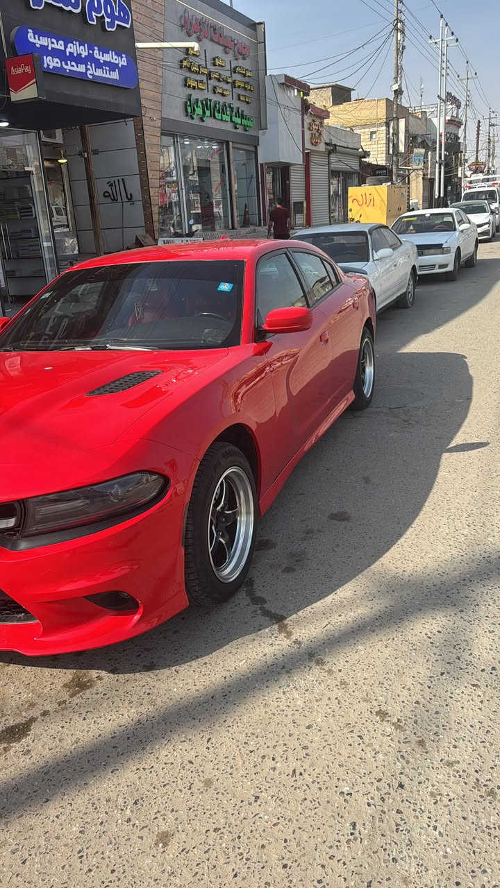 سلام عليكم جالجر 2018 اصل حادثهه سطحي مثل ما وضح بلصور سياره مكينه وكير كارتون ستوني شادهن بيهه صبغ قطع تبديل فقط جاملغ ايمن اصلي وكاله وبنيد محدث 
سياره جاهزه للخير يرادلهه دوشمه كشنات فقط للعلم السياره جانت مشدود عليه كت وايد بدي وانه شلعته وصبغت صبغ درجه اوله السياره مكفوله من الشواصي والتكم والغود ما بيهه نقص اي شي جاهزه لل اخير 
ما متواجد علفيس
السعر 187$ وبيهه مجال
مكان السياره البصره الجزائر
***********
