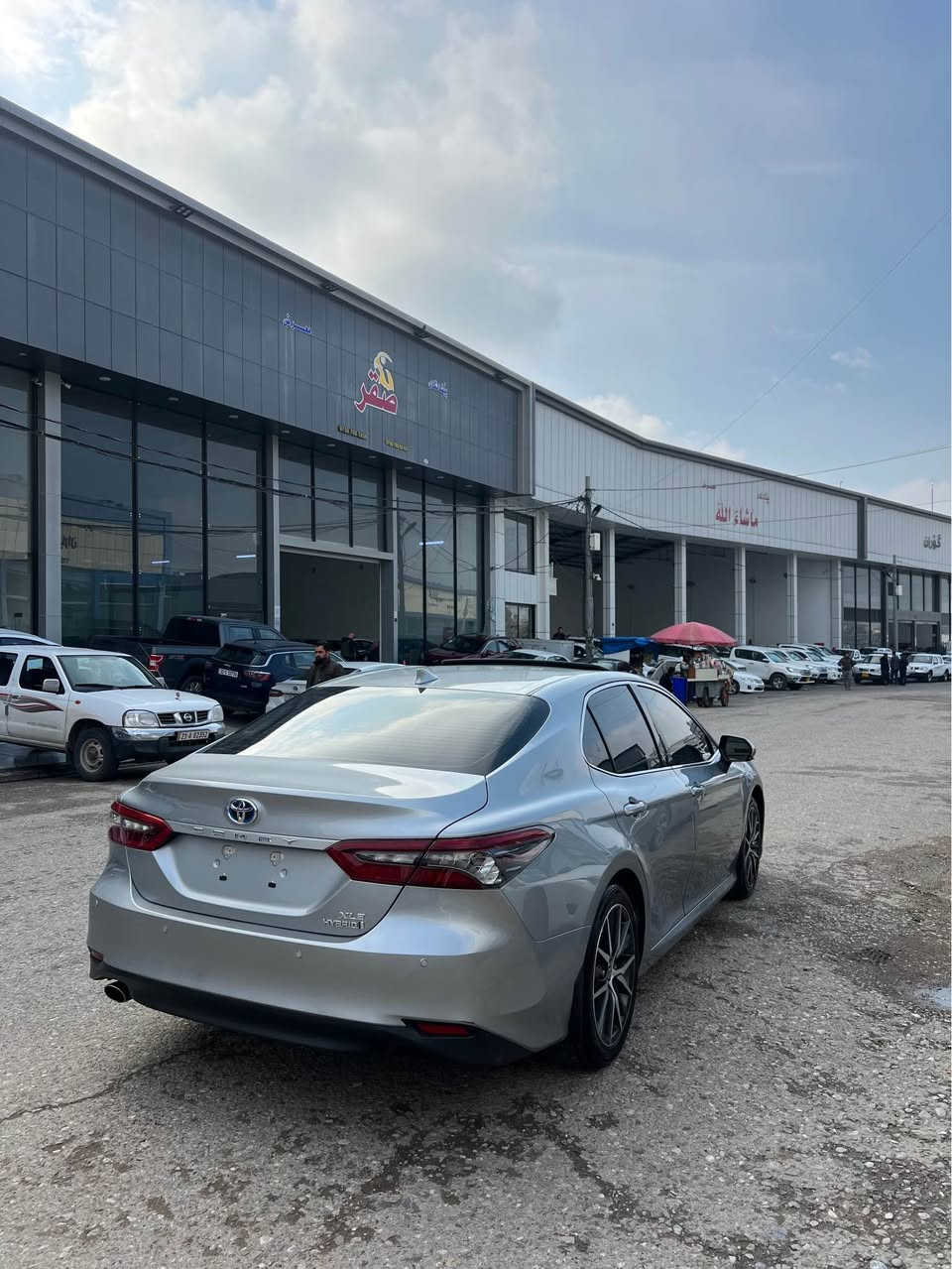 تيوتا كامري 2024 XLE 
مواصفات XLE 
بصمه 
شاشه كبير 
داتاشو 
بريك بصمه 
بابين بصمه 
فتحه 
هايبرد 
و بعد مواصفات هوايه 
سياره بدون صبغ بدون دواخل بدون ارباك فقط بي شبر بنيد تعديل بارد 
مكان سياره اربيل شارع ١٠٠ م مدينه معارض 
رقم موبايل *********** واتساب اكر, نينوى

