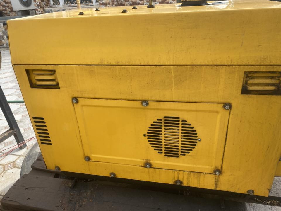 السلام عليكم
مولد گاما توب باب اول محرك بستم واحد كاز كاتم كله بلاد اي شي ما مفتوح بي عداد الساعات ١٥٠٠ ساعة راس توليد ٦ كيكا يعني ٢٤ امپير اقتصادي جدا بصرف الگاز الساعة نصف لتر 
للاستفسار على السعر الاتصال ع الرقم 
***********
