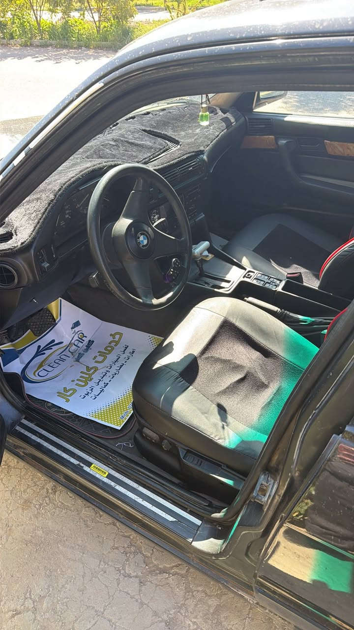 ٥٢٥ مفتوح كير مكينه حاويه جدد وبالضمان موديل ٩٢ تبريد ثلاجه كير اوتو بجم عريض باسمي تحويل ثاني يوم السياره كامله مكمله عليها ادامه كامله للبيع السعر ٤٨ 
*********** واتس
