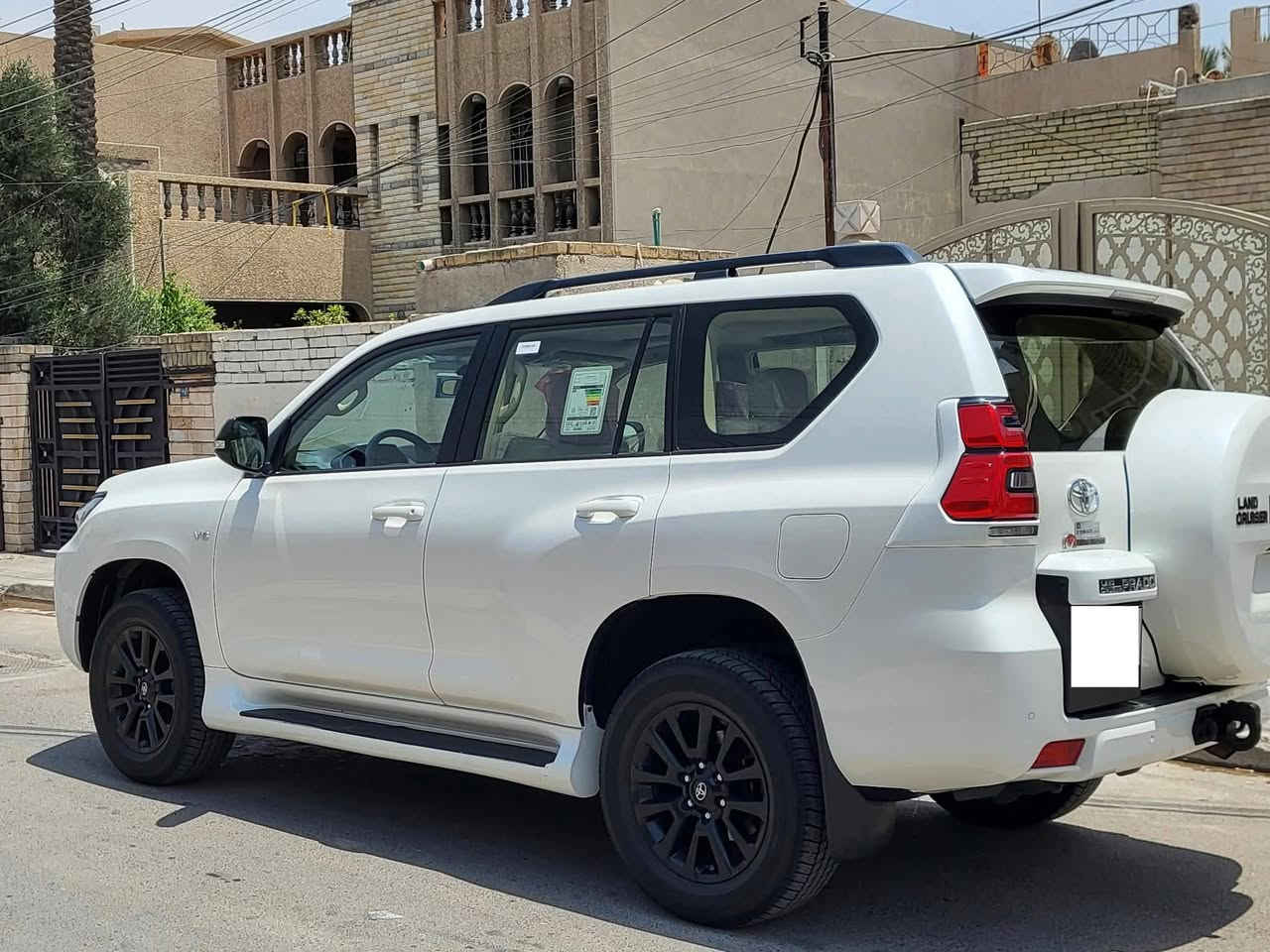 السلام عليكم عندي برادو 2023 مدنايت السياره كفاله من الصبغ والضربه والتبديل رقم اربيل ماشي 55 الف ضمان شركه ساز اصلي بعدها بحاله الوكاله 
محرك 6 سلندر
فتحه
بصمه
جلد
مقاعد كهرباء
7 راكب
تشغيل عن بعد
حساسات امامي وخلفي
كاميرا محيطيه
وباقي المواصفات المعروفه للفول
مكاني بغداد
الرصااافه
السسسسعر 460$
الاتصال
***********
