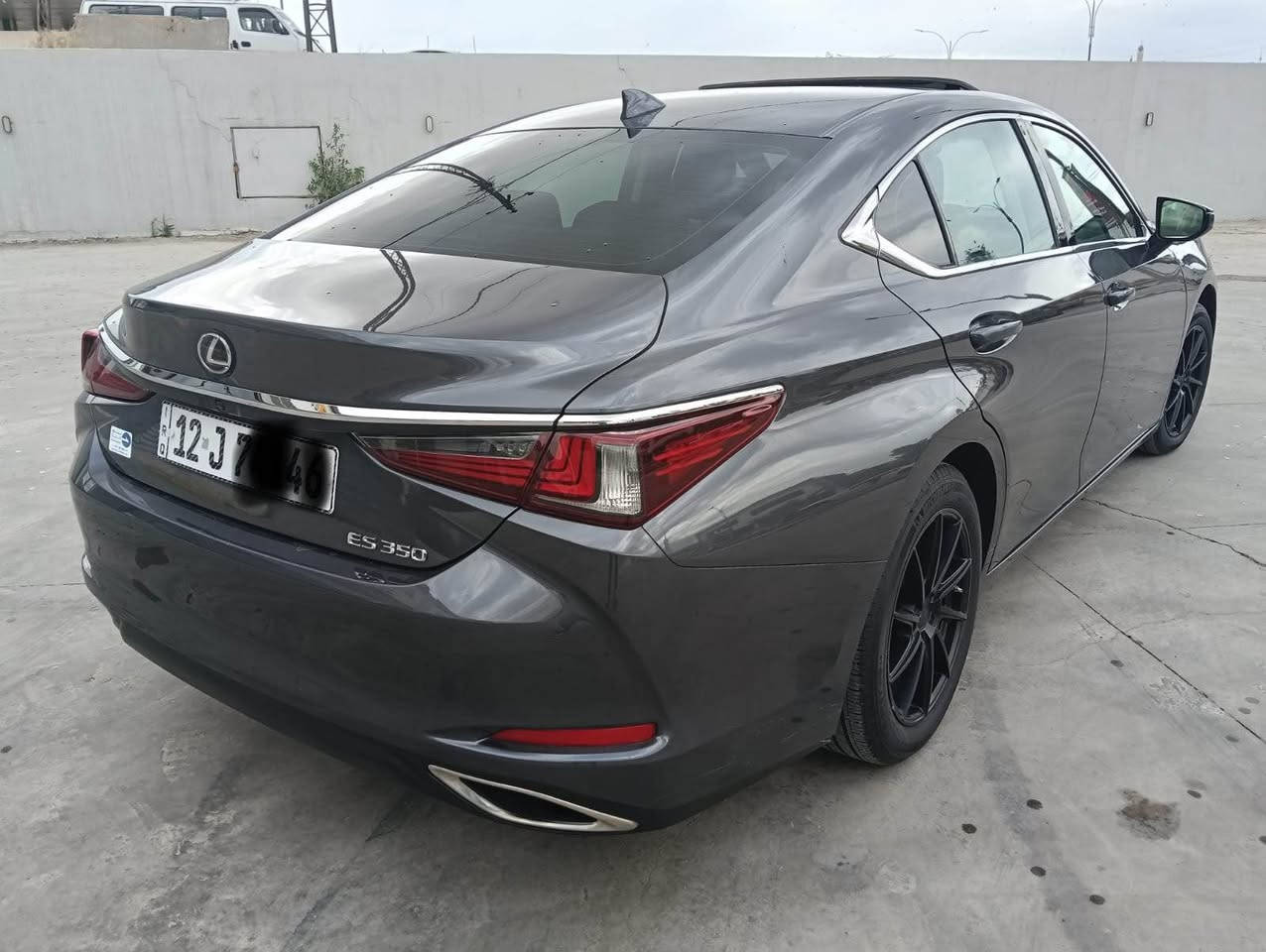 Lexus  ES 350  
موديل 2024 فول مواصفات
سلايد
محرك 6 سلندر 3500 / 302 حصان
نظام الدفع امامي FWD
اوتوماتيك 8 سرعات
شحن لاسلكي
فتحة سقف بانوراما
10 سماعات داخلية مع خيار الترقية إلى نظام Mark Levinson المكون من 17 سماعة.
نظام التحذير من الاصطدام الأمامي مع كشف المشاة
مثبت السرعة التكيفي (Adaptive Cruise Control).
نظام المساعدة في الحفاظ على المسار
مراقبة النقاط العمياء (BSM) مع تنبيه حركة المرور الخلفية.
شاشة عرض على الزجاج الأمامي (Head-Up Display)في الفئات العليا

ماشية 16 الف فقط ميل 
رقم شهداء نينوى (باقي سنتين وتتحول) وكالة من الشرعي
ضررها بوند فقط بدون دواخل
ايرباك سليم
مكاني الموصل 
السعر اكتب 1 ويجيك الرد مباشر على الخاص
رقم الشاصي
58ACZ1B13RU174038
للإستفسار
*********** واتساب
*********** واتساب الحمدانية, نينوى
