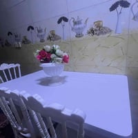 ميز طعام مستعمل قليل  مكون ميز مع أربع كراسي  عدد الموجود 14ميز مع 56ك...