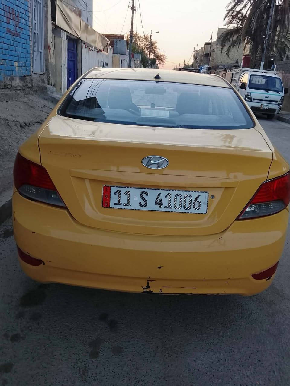 سلام عليكم مره رخصت ابو الدمن سياره اكسنت موديل2015 طخه بل جامل الامامي ورصعه بسيطه بصندوك سياره صلوات كير ومكينه بل جيس وترايها يخبل سعر سياره بسمي العنوان بغداد مدينه الصدر سعر 75وبيها مجال*********** بس وتساب
