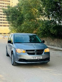 دوج كرنفال موديل2017  رقم بغداد بأسمي هزه وسنويه محدثه  ابواب ميكانيكي...