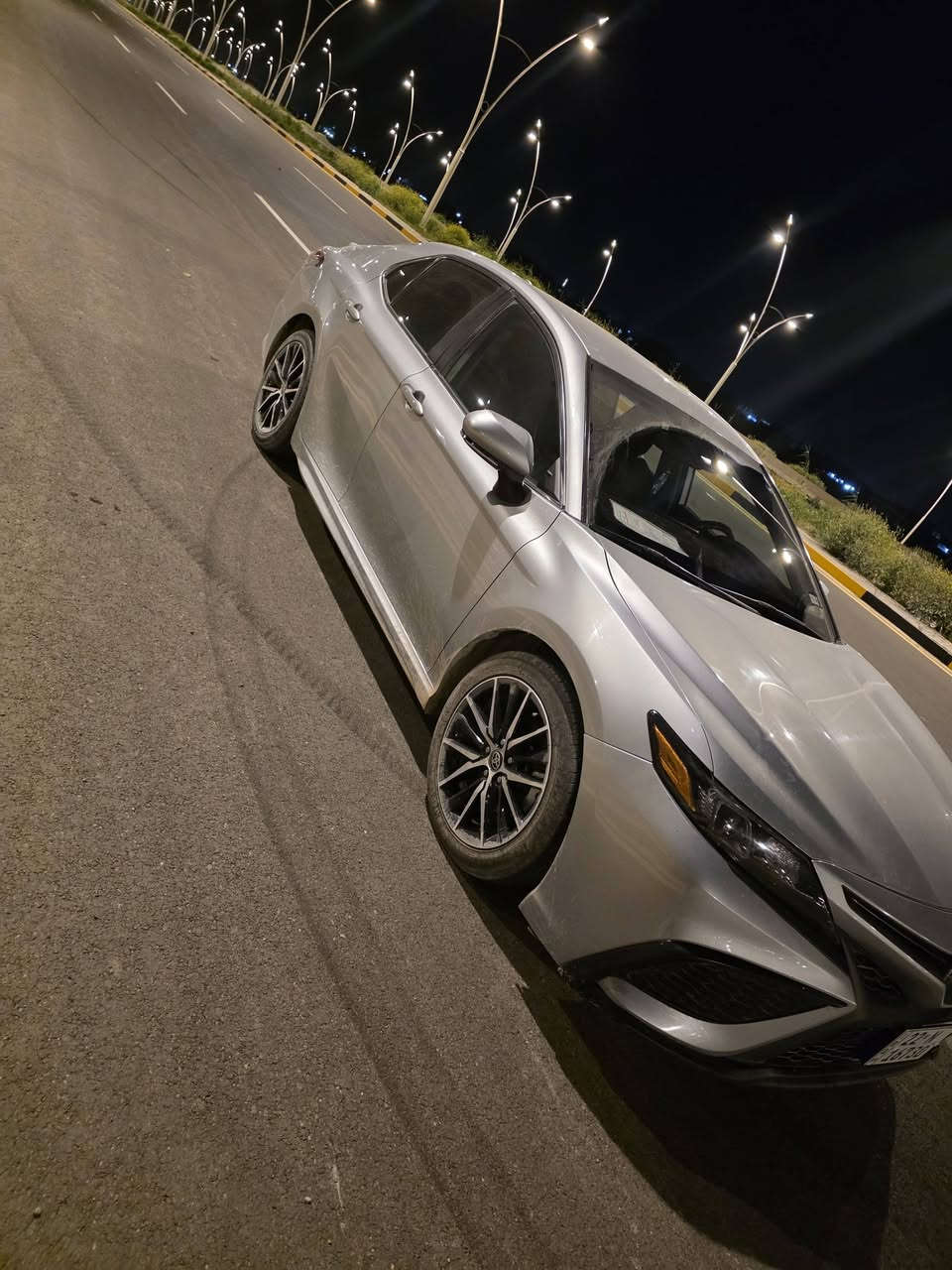 السلام عليكم كامري 2023 SE للبيع السونار موجود بالصور 
***********
