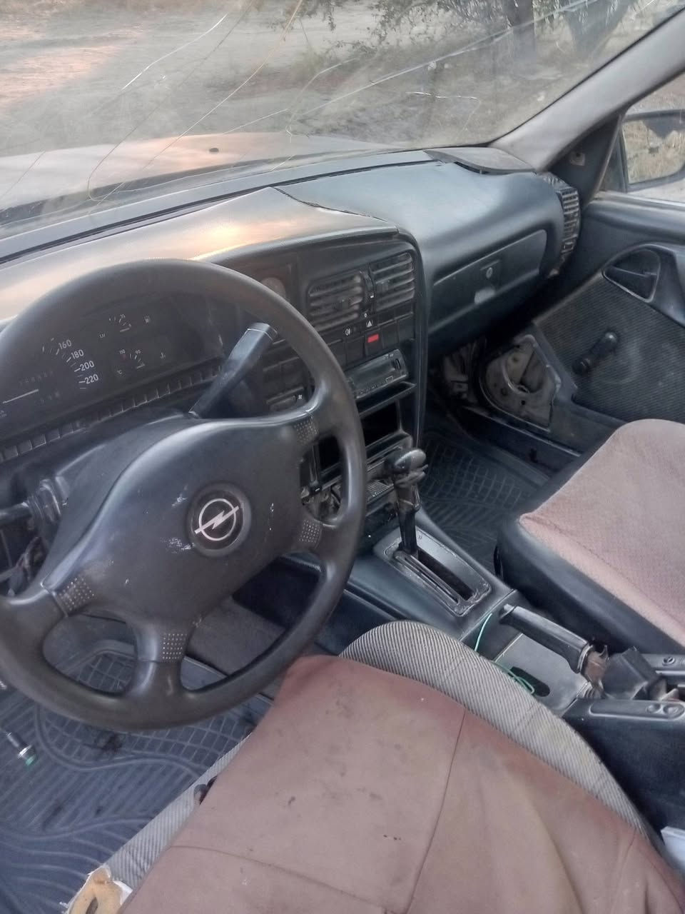 اوبل اوميكا بسمي مشروع وطني مكينه ونجي السعر المطلوب18وبيها مجال  مكاني سوك الشيوخ 
***********
