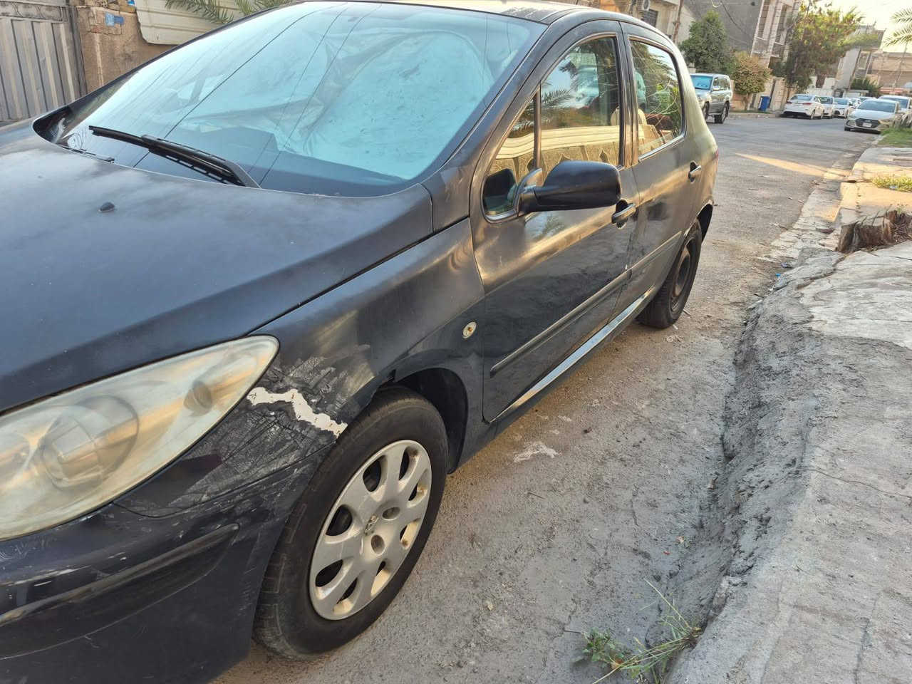 سيارة بيجو اسود 307موديل 2006
السعر 48 مع المجال بغداد الدورة
هشام ***********
