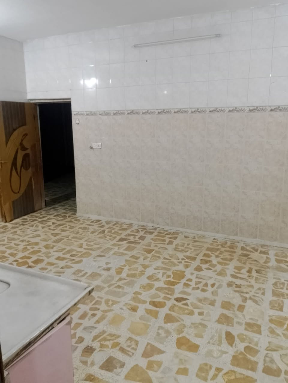 دار للايجار

 مساحه 200مترغير منعزل

 موقع حي العسكري قرب جامع سداد البرزنجي بيت نضيف جدا
 غرفتين نوم وهول ومطبخ وصاله وكراج 

الاتصال على الرقم 
***********
