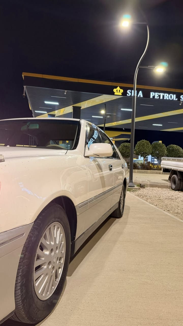 سڵاو هاوڕێیان 
مە لیكە  ڤیڤیتی مووس  ـــ موسvvt
٢دووگمە ی پە ردە 
داشبوڵی نە جە فی ڕە قە م یە ك سە رو ژێر نە جە ف 
سە یارە كە بە س ماشااڵڵە ی ئە وێت 
چاڵ و شوختی نیە  لۆك لۆكە 
گێڕو مە كینە بە شەرت
٢ پارچە ی بۆیاخی یابانە 
هیچ نوقسانی نیە  
پێشی عادی دوای كریستاڵە 
٥٨ گە ڵامە جالێكی زۆر كە م 
لە سلێمانیم  
***********
