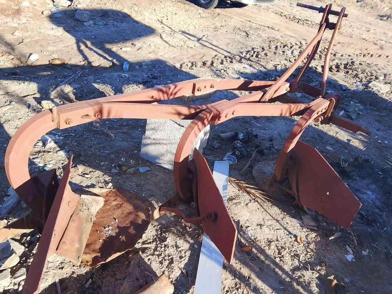 فدان للبيع
***********
