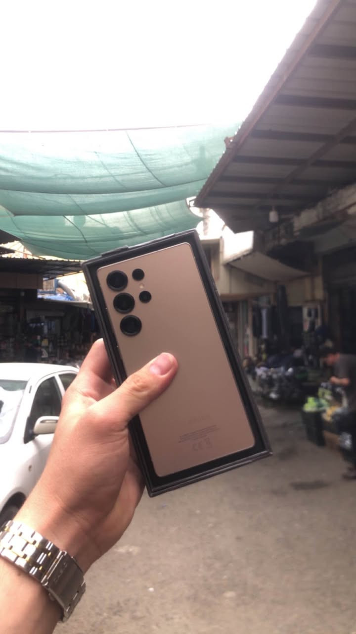 Samsung galaxy s25 ULTRA 
ڕەنگە تایبەتەکە ڕەنگی Titaniume 
100%خاوێن
لۆک تەنیا 8 ڕۆژ ئیشی کردووە 
زاکیرە 256 
رام 12 
کارتۆن و کامل ئەشیا 
مۆبایلەکە زۆر زۆر پاکە 
مۆبایلەکە تاڵە موو شوختی نیە  
نرخی 770$ دۆلارو مامەڵە
***********
واتساپ 📞📞📞📞
ئەگەر موشتەری چات یان تێل بکە لە خزمەتتام السليمانية, العراق
