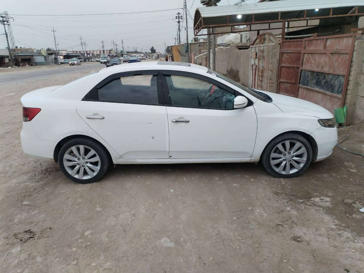 السلام عليكم للبيع كيا سيراتو 2011
رقم سليمانيه دولي شرط التحويل راعيهه من بغداد ما ياخذ ولا دينار 
سياره جاهزه وما بيهه نقص كير مكينه تبريد خير من الله
السياره فول عده البصمه
مكاني واسط الصويره قرب المعهد التقني
السعر 89 وبيهه مجال
للاستفسار:***********
