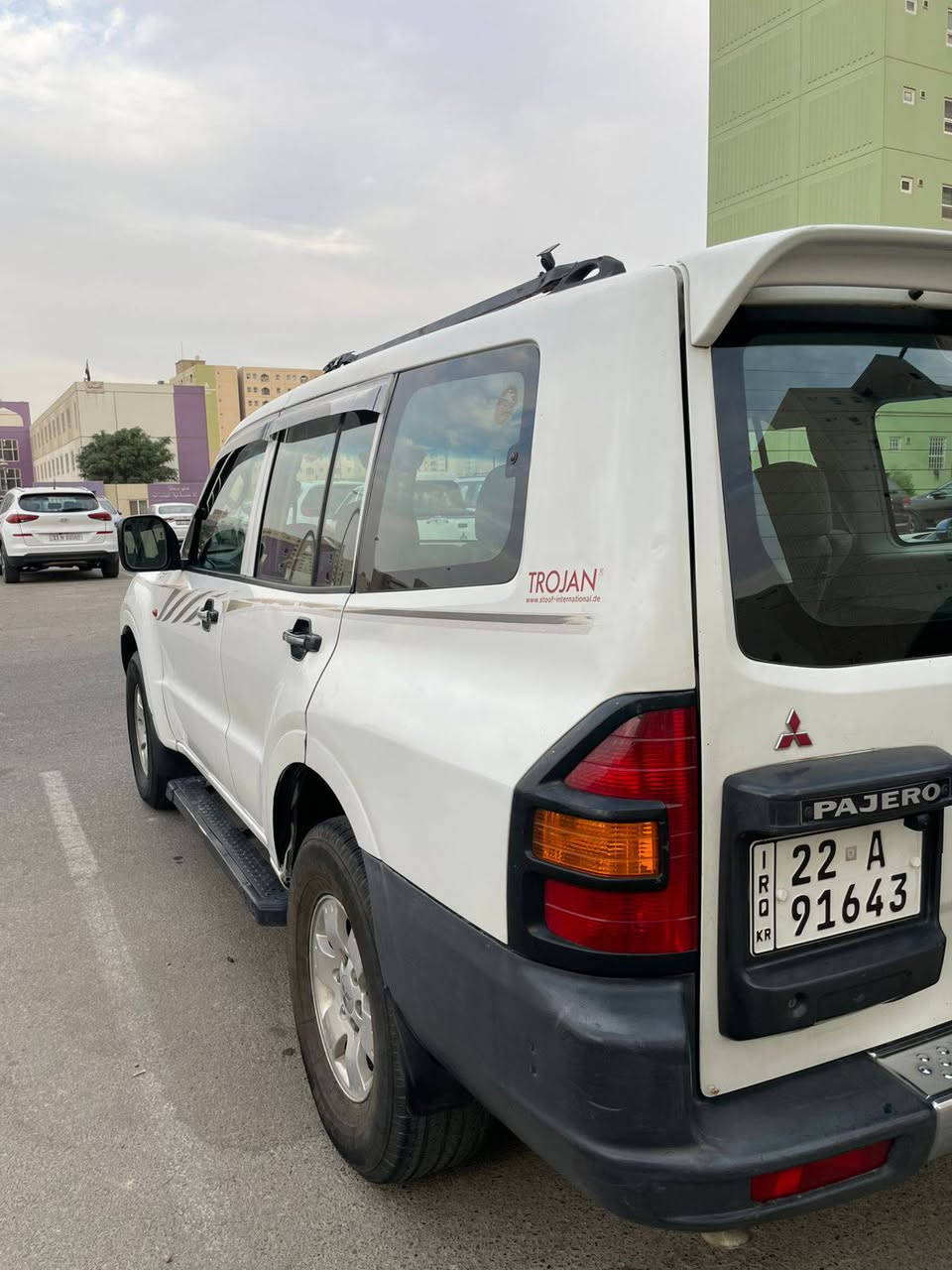 باجيرو 2001 ابيضّ خليجي GLX مكفولة من ضربة ومن صبغ 7 راكب 3 قطع تبريد محرك 3000 حبتور جاهزة من كل شي سنوية بسمي ارقام إنكليزي جديدة سيارة بلادية على وضع شركة مكانها بغداد مجمع بسماية سعر 75 بيها مجال ***********
